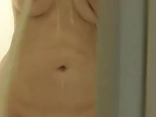 Bebé acaricia su clítoris y porno hentai sub en español se toma en sí misma
