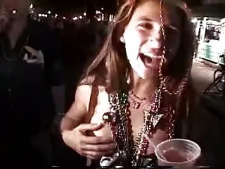 Alinka bailando con tetas porno hentai sub en español