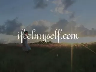 Follada duro sobre la mesa y azotes en el culo, dulce orgasmo trios xxx subtitulado femenino y gemidos