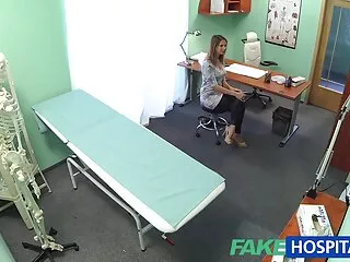 Un tipo en un taxi recogió a hentai gratis subtitulado una chica en la calle